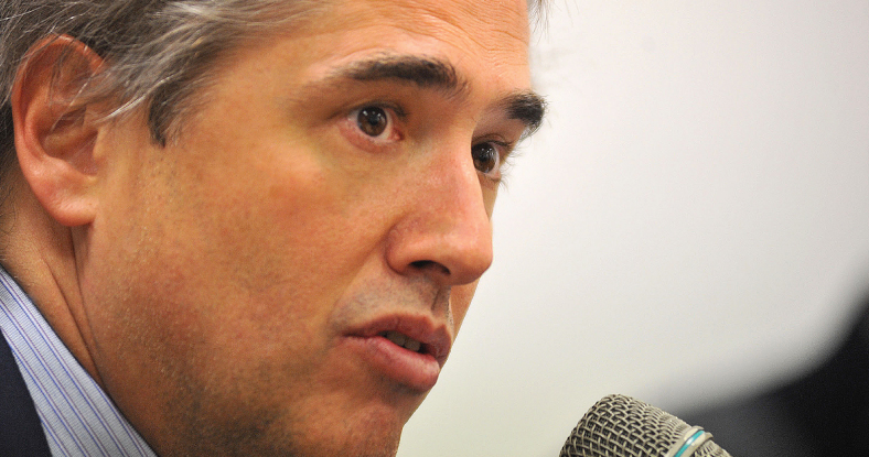 Lorenzino recusó a camaristas que tienen que decidir sobre el aumento de la luz